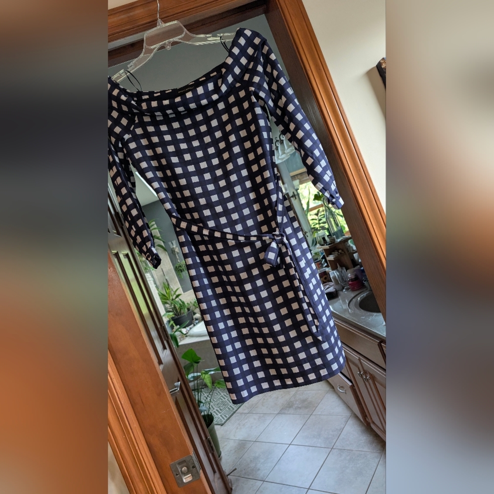 Banana Republic Navy and White Checkered Long Sleeve Dress